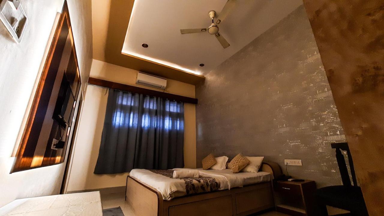 ורנאסי Hotel Rajyashree Palace מראה חיצוני תמונה
